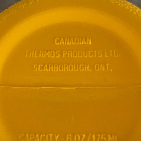 80's Plastic Mini Thermos - 6 ounces - Camping Thermos - Lunchbox - Food Storage - Picture 4 of 9